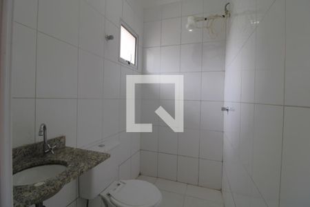 Banheiro da suíte 1 de casa de condomínio à venda com 2 quartos, 53m² em Cupecê, São Paulo
