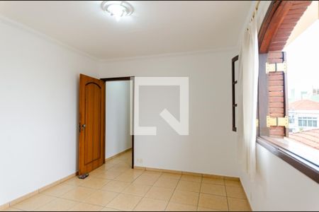 Quarto 1 de casa para alugar com 2 quartos, 148m² em Vila Zat, São Paulo