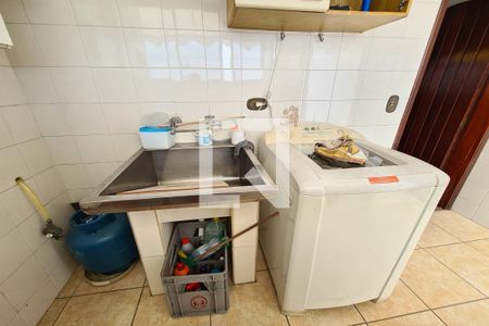 Casa à venda com 300m², 4 quartos e 4 vagasÁrea de Serviço