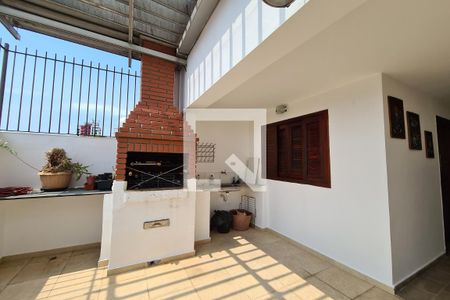 Casa à venda com 300m², 4 quartos e 4 vagasChurrasqueira