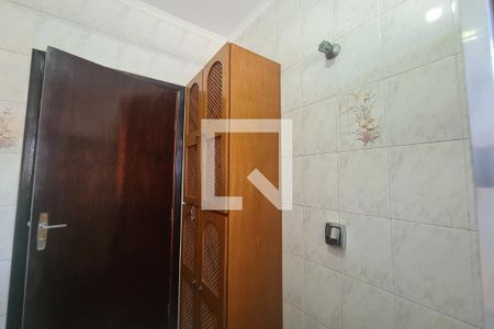 Casa à venda com 300m², 4 quartos e 4 vagasBanheiro do Quarto 1