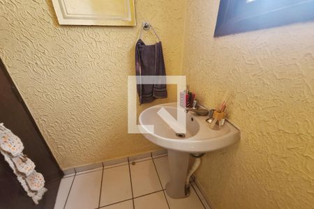 Casa à venda com 300m², 4 quartos e 4 vagasLavabo