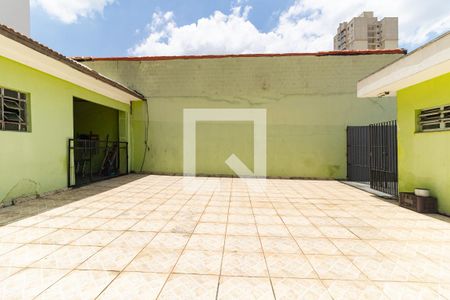 Casa à venda com 400m², 3 quartos e 6 vagas Casa à venda com 400m², 3 quartos e 6 vagasQuintal