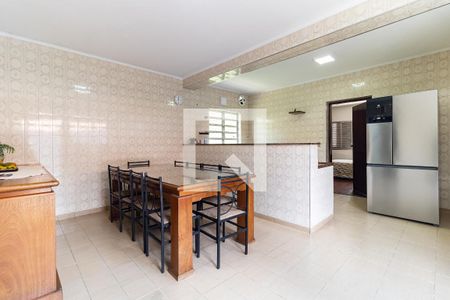 Casa à venda com 400m², 3 quartos e 6 vagas Casa à venda com 400m², 3 quartos e 6 vagasCozinha