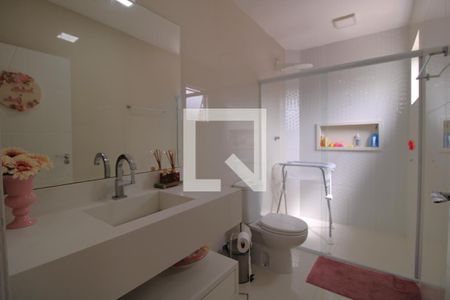 Banheiro da suíte de casa de condomínio à venda com 2 quartos, 104m² em Pedreira, São Paulo