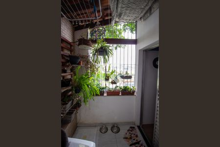 Casa de condomínio à venda com 68m², 2 quartos e 1 vagaÁrea de Serviço