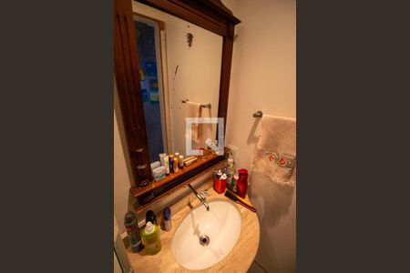 Casa de condomínio à venda com 68m², 2 quartos e 1 vagaBanheiro