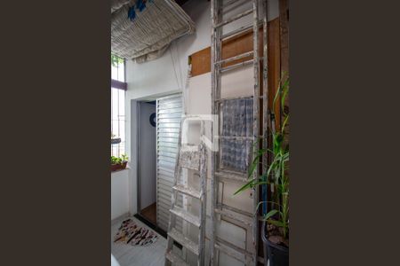 Casa de condomínio à venda com 68m², 2 quartos e 1 vagaÁrea de Serviço