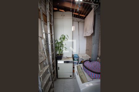 Casa de condomínio à venda com 68m², 2 quartos e 1 vagaÁrea de Serviço