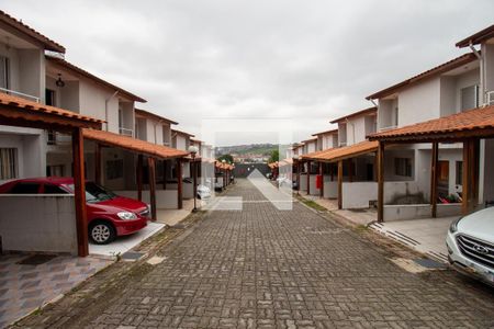Casa de condomínio à venda com 68m², 2 quartos e 1 vagaÁrea comum 