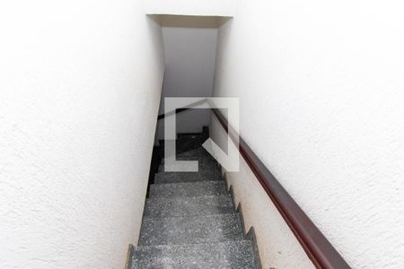 Escada de casa para alugar com 2 quartos, 62m² em Vila Prudente, São Paulo
