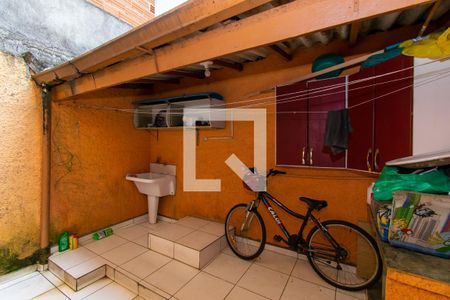 Casa para alugar com 62m², 2 quartos e 1 vaga Casa para alugar com 62m², 2 quartos e 1 vagaÁrea de Serviço e Quintal
