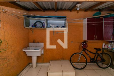Casa para alugar com 62m², 2 quartos e 1 vaga Casa para alugar com 62m², 2 quartos e 1 vagaÁrea de Serviço e Quintal