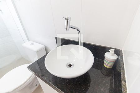 Casa de condomínio à venda com 71m², 2 quartos e 2 vagasSuíte