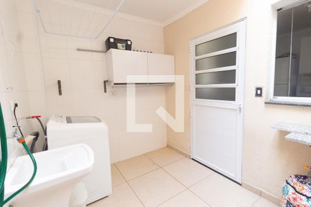 Casa de condomínio à venda com 71m², 2 quartos e 2 vagasÁrea de serviço