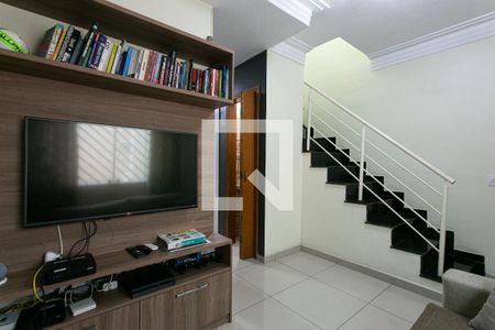 Sala de casa de condomínio à venda com 2 quartos, 55m² em Vila Esperança, São Paulo