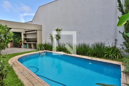 Casa à venda com 300m², 3 quartos e 3 vagasPiscina