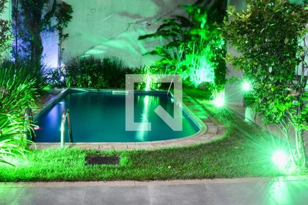 Casa à venda com 300m², 3 quartos e 3 vagasPiscina