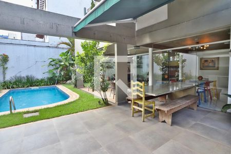 Casa à venda com 300m², 3 quartos e 3 vagasQuintal