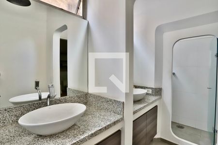 Casa à venda com 300m², 3 quartos e 3 vagasBanheiro do Quarto 2