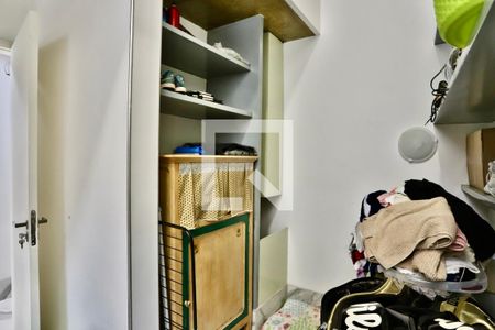 Casa à venda com 300m², 3 quartos e 3 vagasQuarto de Serviço