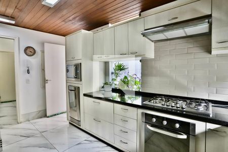 Casa à venda com 300m², 3 quartos e 3 vagasCozinha