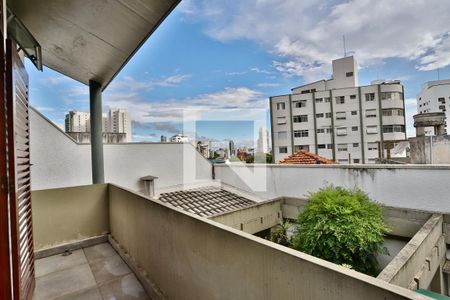 Casa à venda com 300m², 3 quartos e 3 vagasSacada Quarto 2