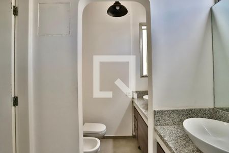 Casa à venda com 300m², 3 quartos e 3 vagasBanheiro do Quarto 2
