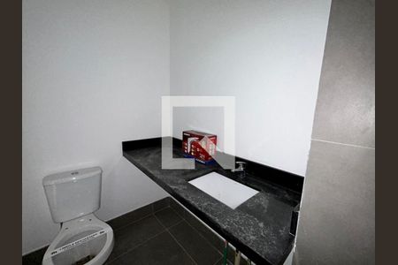 Banheiro de kitnet/studio para alugar com 1 quarto, 38m² em Marechal Rondon, Canoas