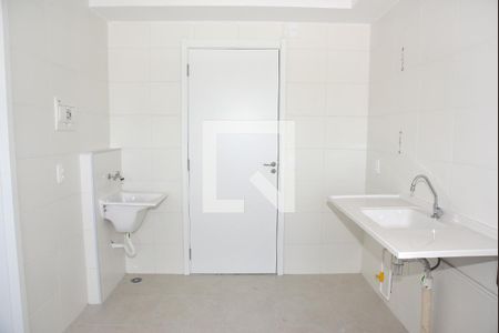 Cozinha e Área de Serviço de apartamento para alugar com 1 quarto, 28m² em Jardim Itacolomi, São Paulo