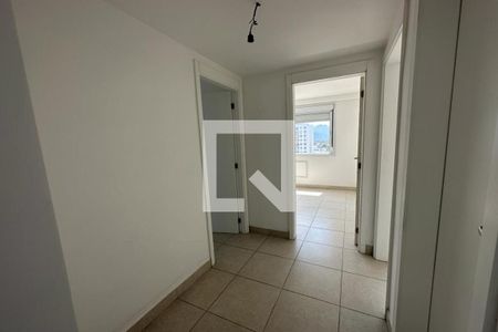 Hall de apartamento para alugar com 2 quartos, 70m² em Anil, Rio de Janeiro