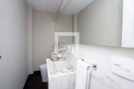 Lavabo de apartamento à venda com 3 quartos, 150m² em Itaim Bibi, São Paulo