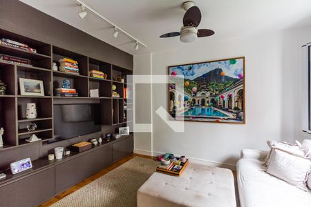 Sala de TV de apartamento à venda com 3 quartos, 150m² em Itaim Bibi, São Paulo