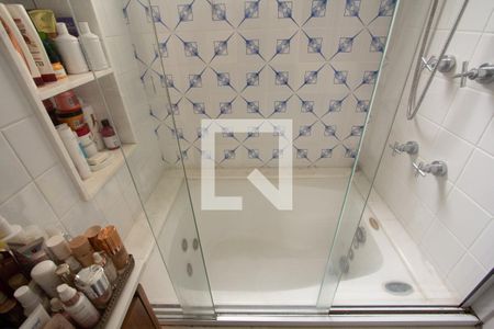 Apartamento à venda com 125m², 3 quartos e 2 vagas Apartamento à venda com 125m², 3 quartos e 2 vagasBanheiro da Suíte