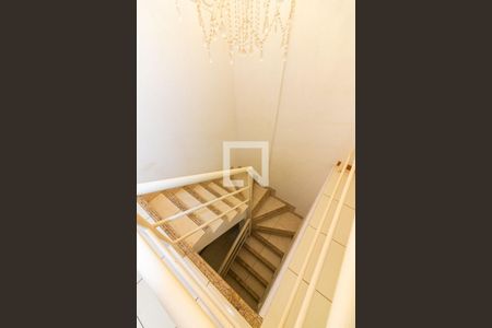 Acesso ao Piso Inferior - Quartos de apartamento para alugar com 2 quartos, 60m² em Setor de Habitações Individuais Norte, Brasília