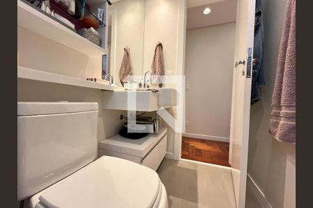 Apartamento para alugar com 110m², 3 quartos e 2 vagas Apartamento para alugar com 110m², 3 quartos e 2 vagasBanheiro Corredor