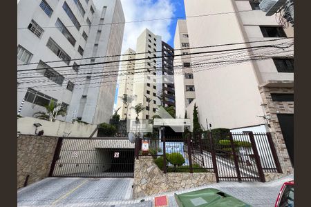 Apartamento para alugar com 110m², 3 quartos e 2 vagas Apartamento para alugar com 110m², 3 quartos e 2 vagasFachada