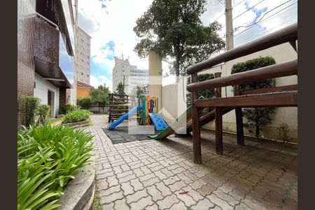 Apartamento para alugar com 110m², 3 quartos e 2 vagas Apartamento para alugar com 110m², 3 quartos e 2 vagasÁrea comum - Playground