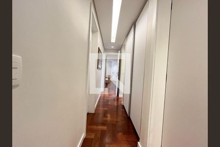 Apartamento para alugar com 110m², 3 quartos e 2 vagas Apartamento para alugar com 110m², 3 quartos e 2 vagasCorredor