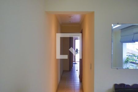 Corredor para os quartos e banheiro de apartamento para alugar com 2 quartos, 85m² em Vila Belmiro, Santos