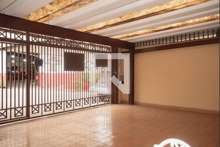 Casa à venda com 183m², 3 quartos e 3 vagasGaragem da Frente