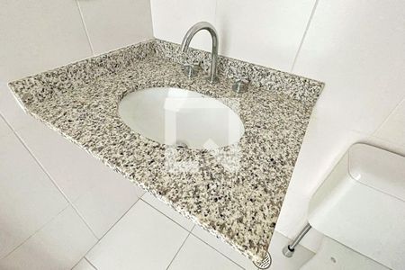 Apartamento para alugar com 68m², 2 quartos e 1 vaga Apartamento para alugar com 68m², 2 quartos e 1 vagaBanheiro da Suíte 1