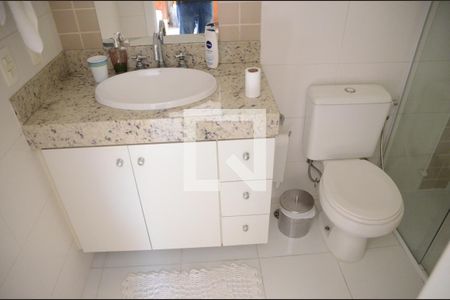 Casa à venda com 408m², 5 quartos e 5 vagasBanheiro de serviço