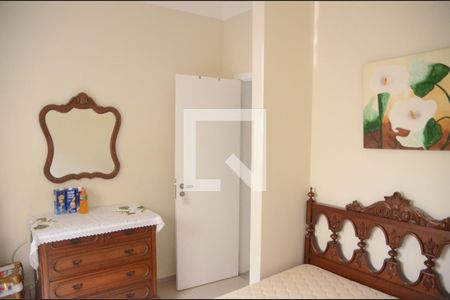 Casa à venda com 408m², 5 quartos e 5 vagasQuarto de Serviço