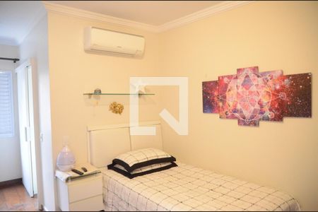 Casa à venda com 408m², 5 quartos e 5 vagasSuíte 1