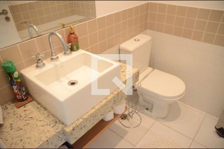 Casa à venda com 408m², 5 quartos e 5 vagasBanheiro 6