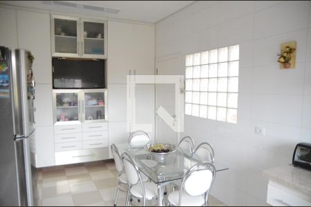 Casa à venda com 408m², 5 quartos e 5 vagasCozinha