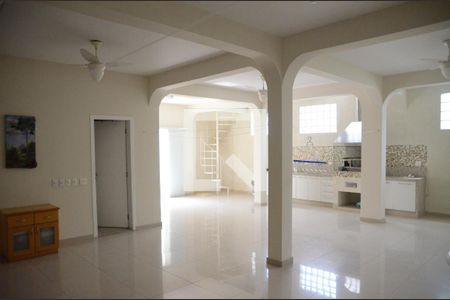 Casa à venda com 408m², 5 quartos e 5 vagasÁrea de Festa 