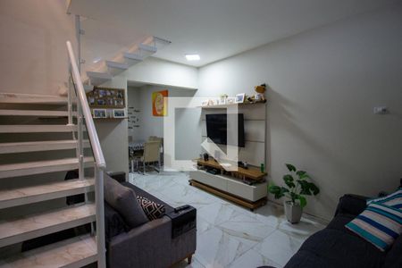 Sala de casa para alugar com 4 quartos, 350m² em Vila Virginia, Itaquaquecetuba