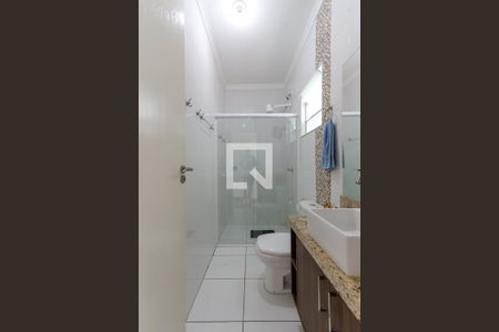 Casa à venda com 134m², 3 quartos e 2 vagasBanheiro da Suíte 1